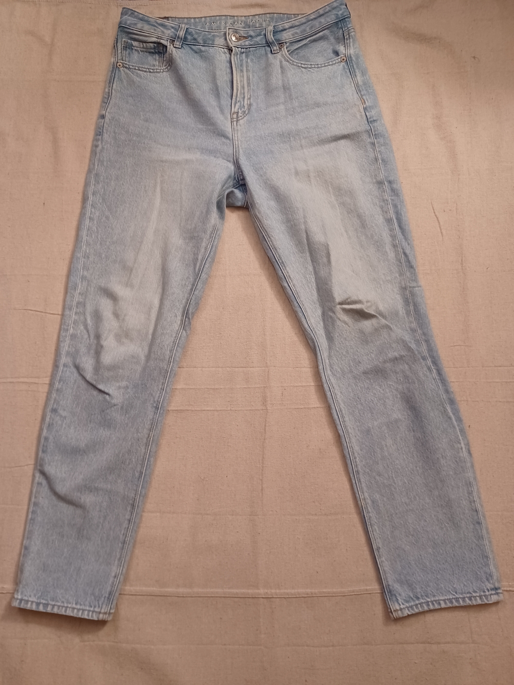 American Eagle Outfitters Light Wash Mom Jeans Women's Size 10 Long